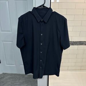 Vuori Short Sleeve Manhattan Button Down